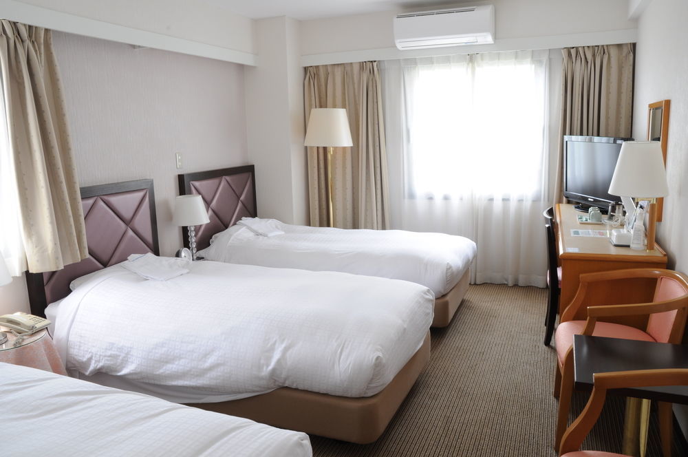 Hotel Terrace Yokohama 3*